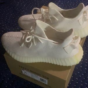 Yeezys Boost V2